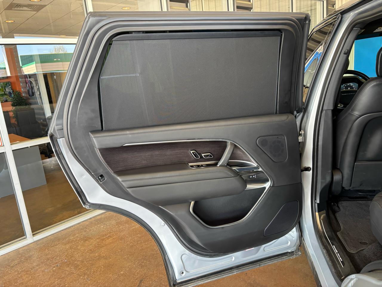 Land Rover Range Rover P530 SE LWB 7 Seat 2025