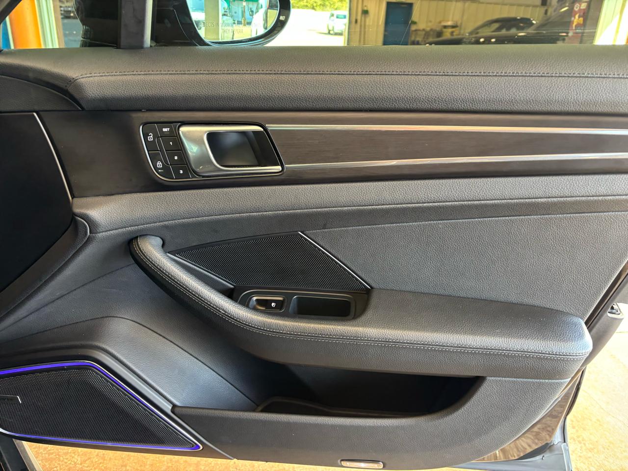 Porsche Panamera 4 Platinum Edition AWD 2023