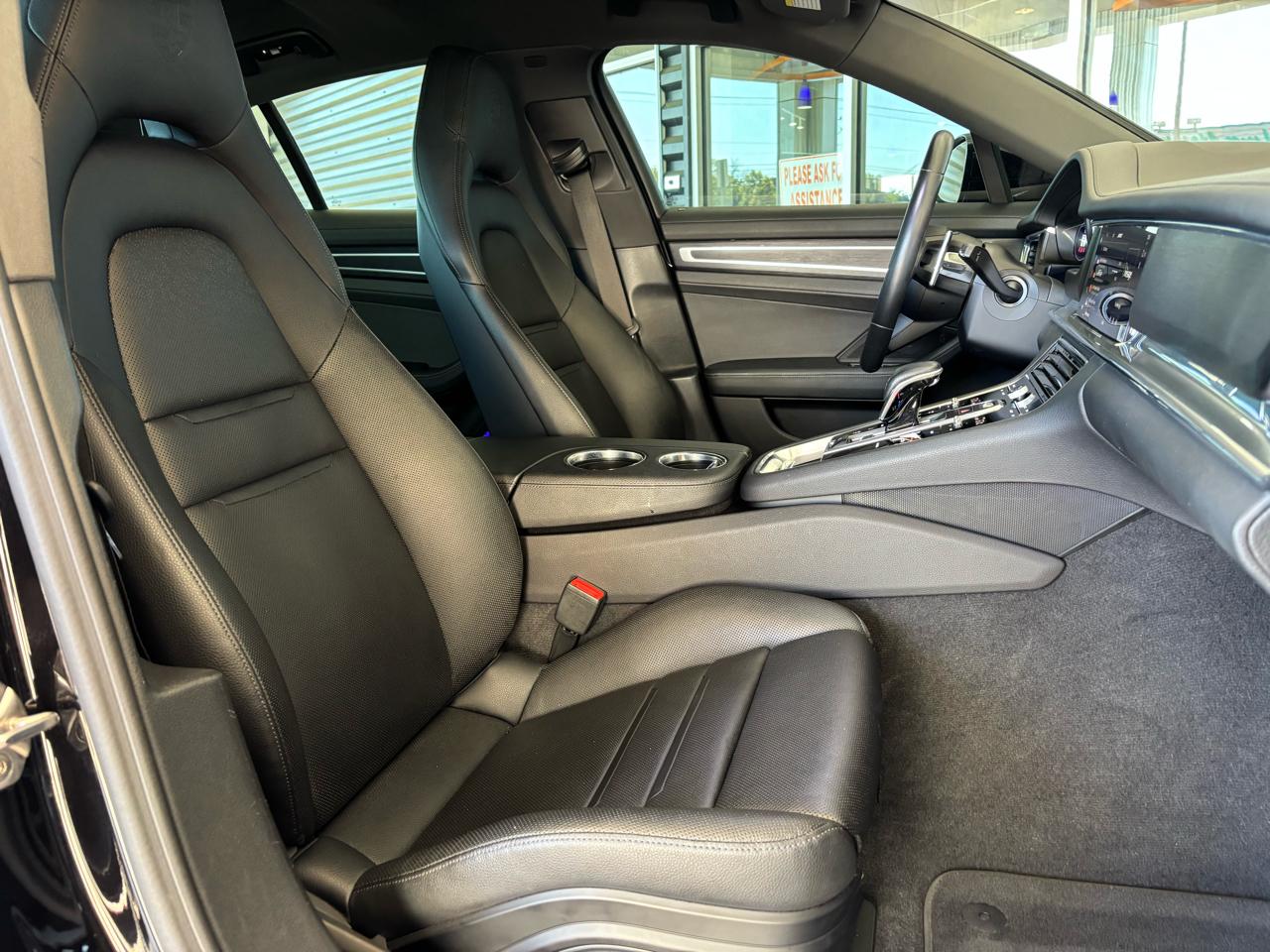 Porsche Panamera 4 Platinum Edition AWD 2023