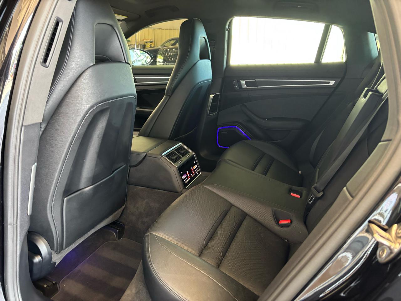 Porsche Panamera 4 Platinum Edition AWD 2023