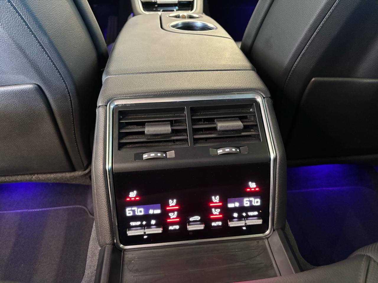 Porsche Panamera 4 Platinum Edition AWD 2023