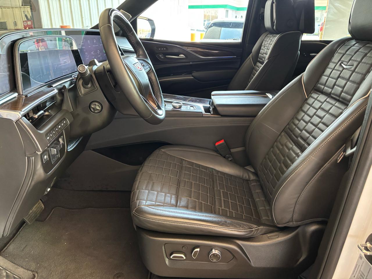 Cadillac Escalade ESV 4WD 4dr Sport Platinum 2024