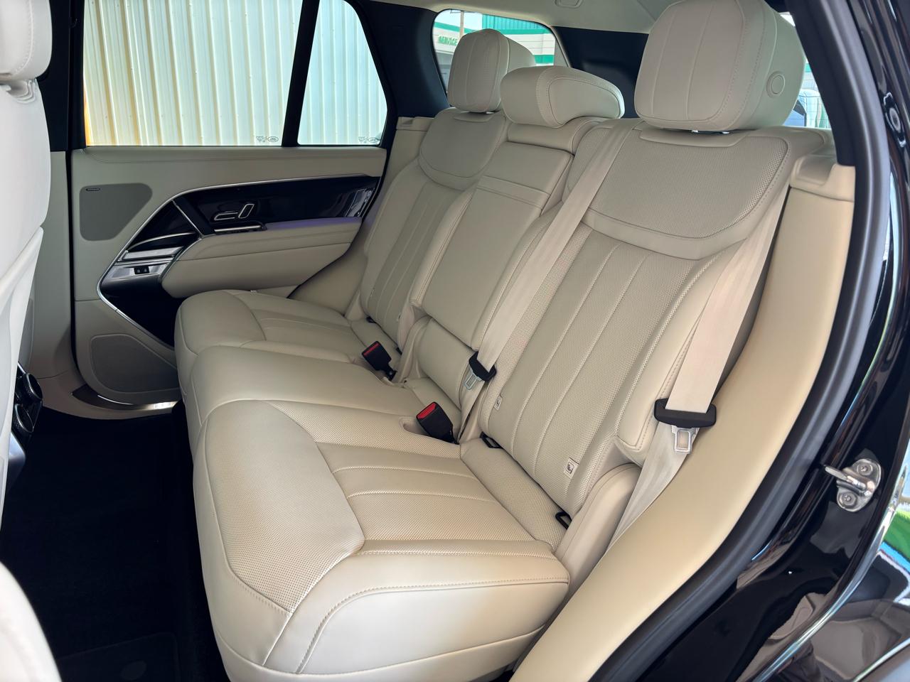 Land Rover Range Rover P400 SE SWB 2025