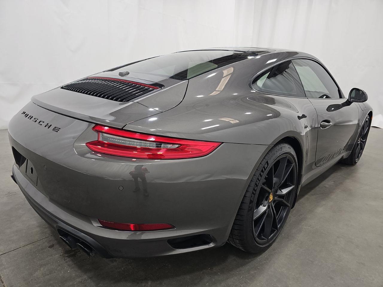 Porsche 911 Carrera Coupe 2018