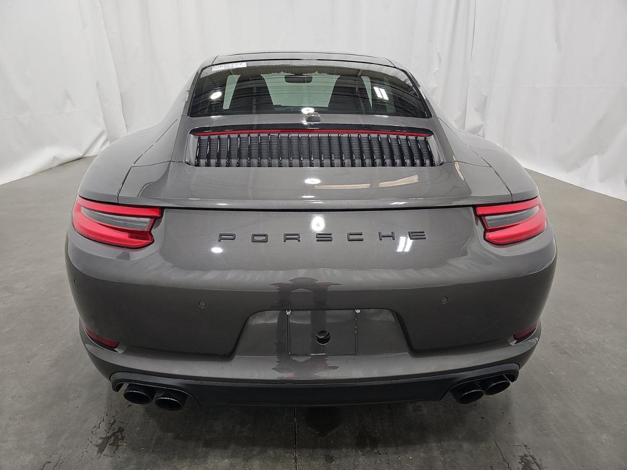 Porsche 911 Carrera Coupe 2018