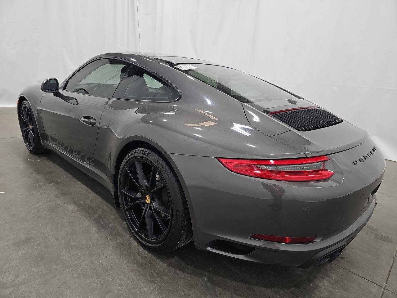 Porsche 911 Carrera Coupe 2018