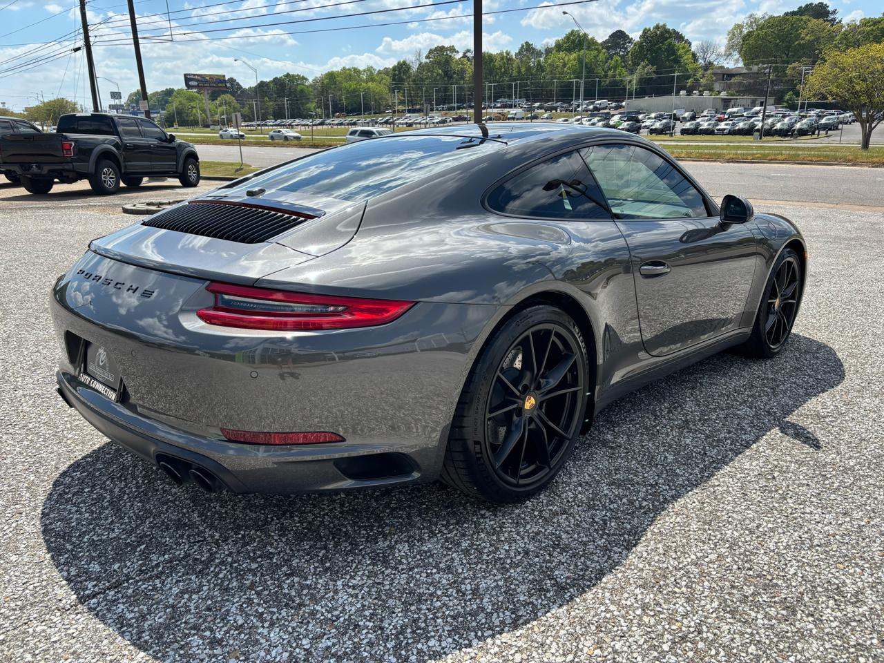 Porsche 911 Carrera Coupe 2018