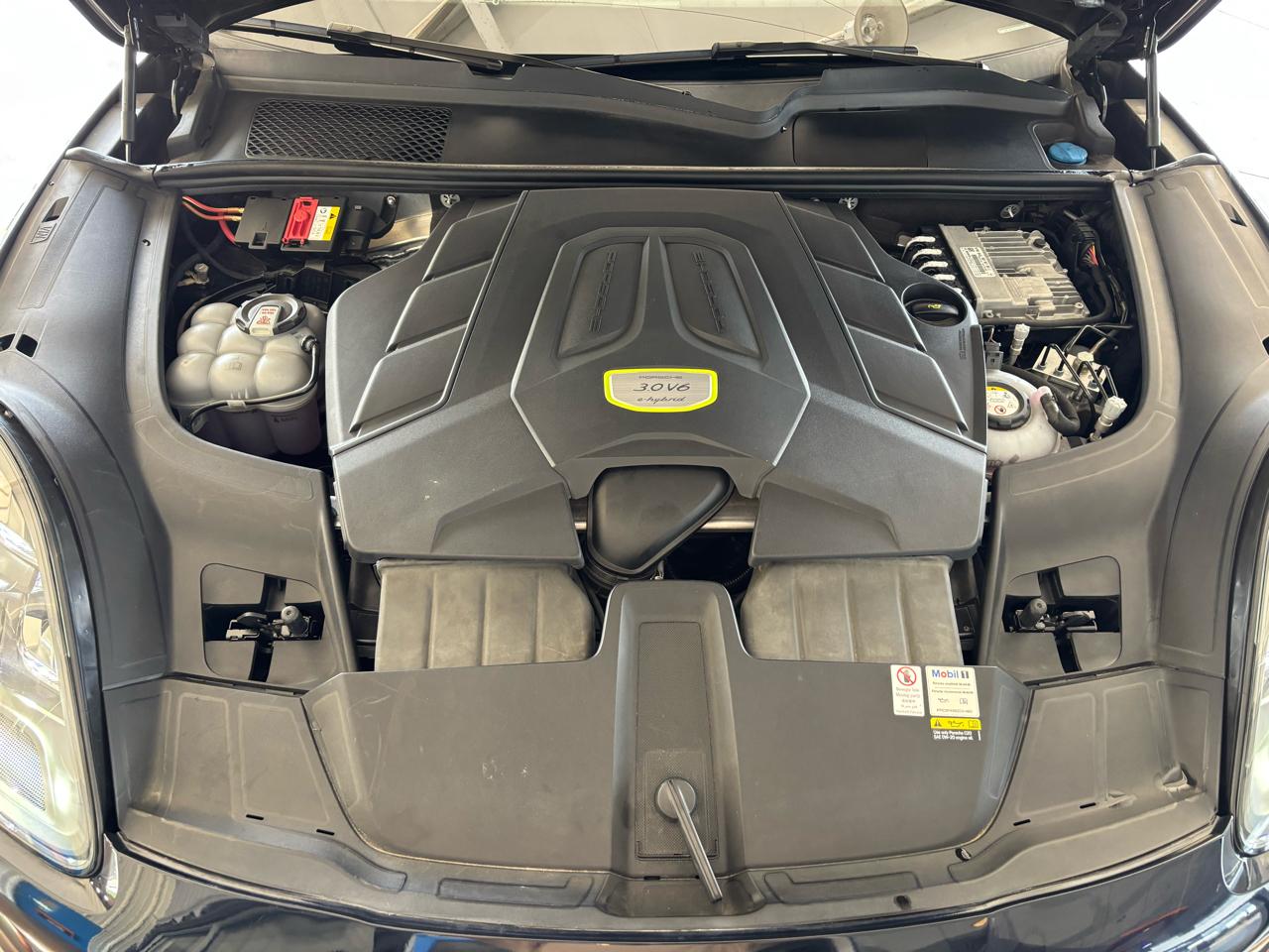Porsche Cayenne Platinum Edition E-Hybrid AWD 2022