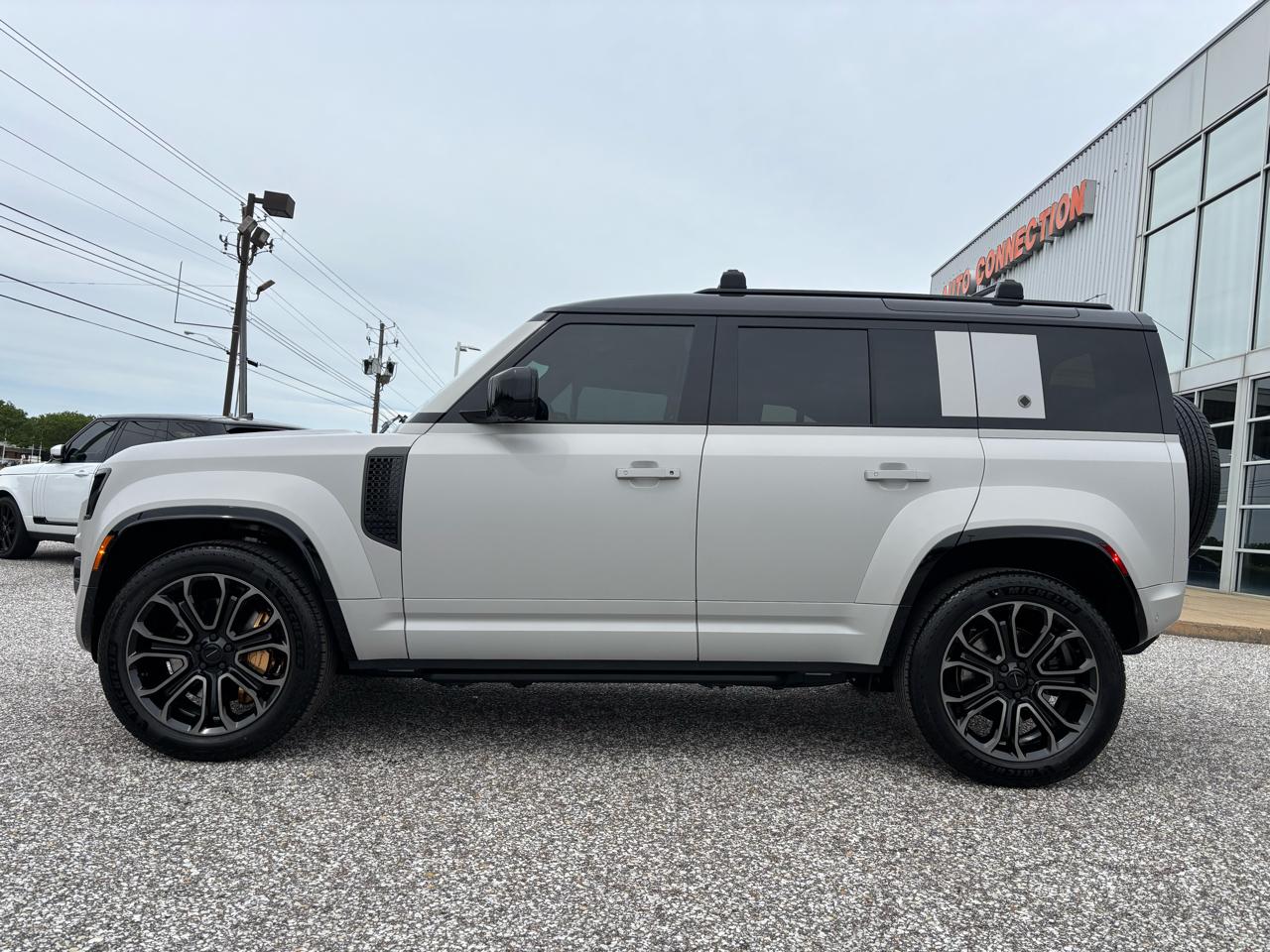 Land Rover Defender 110 P635 OCTA 2026