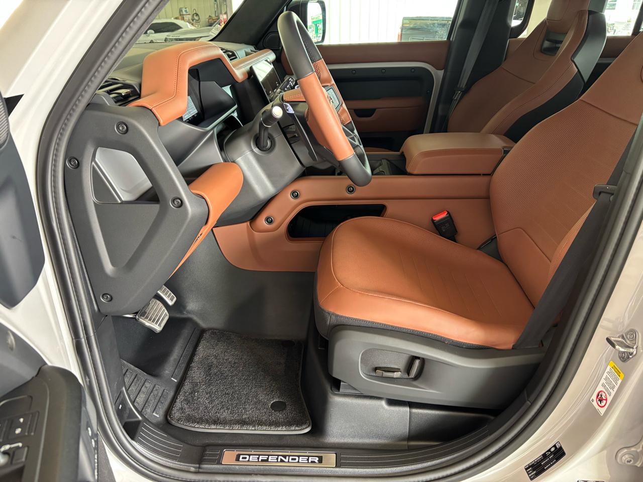 Land Rover Defender 110 P635 OCTA 2026