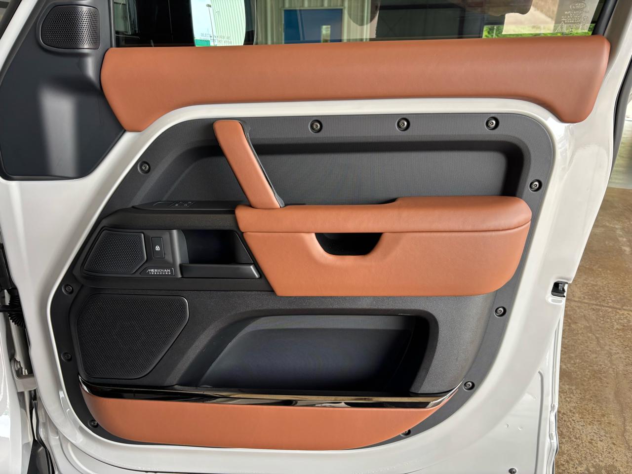 Land Rover Defender 110 P635 OCTA 2026