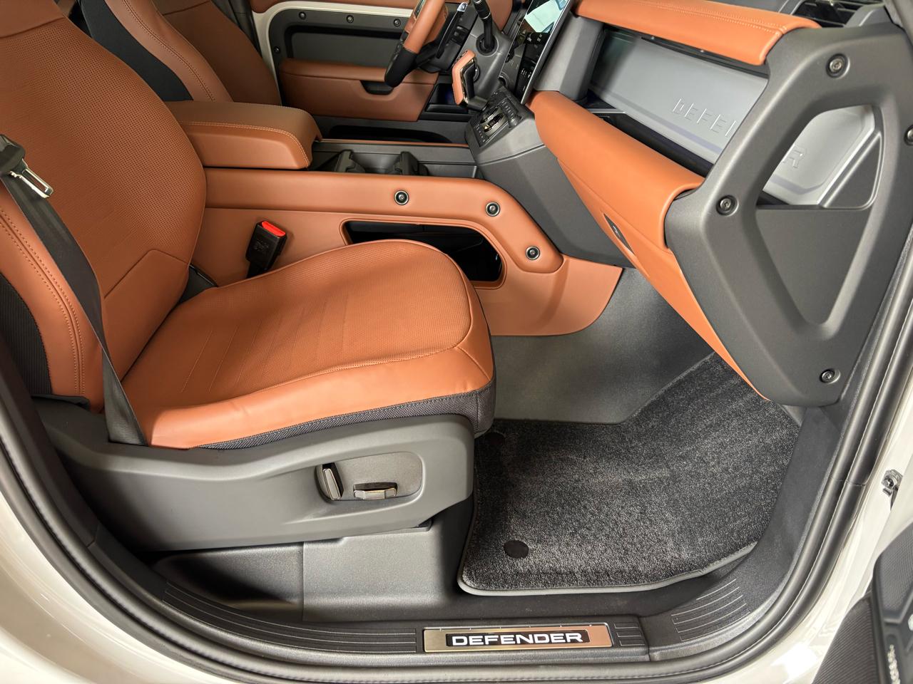 Land Rover Defender 110 P635 OCTA 2026