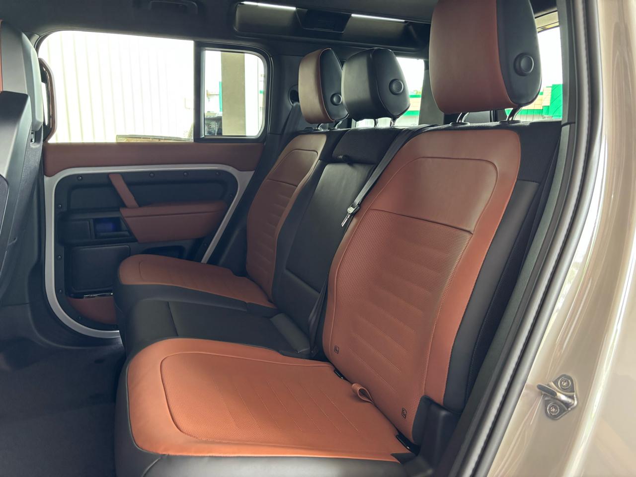 Land Rover Defender 110 P635 OCTA 2026