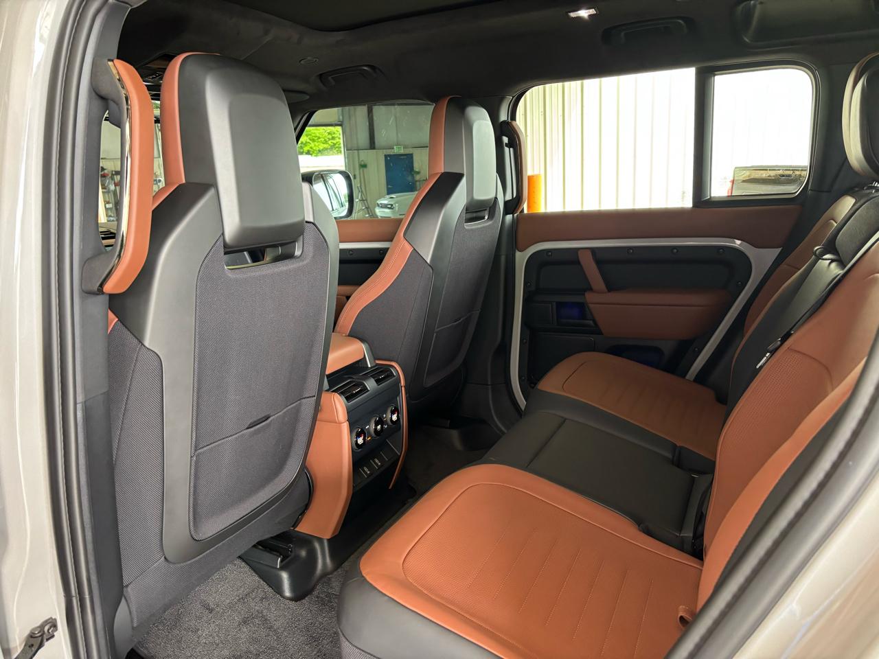 Land Rover Defender 110 P635 OCTA 2026