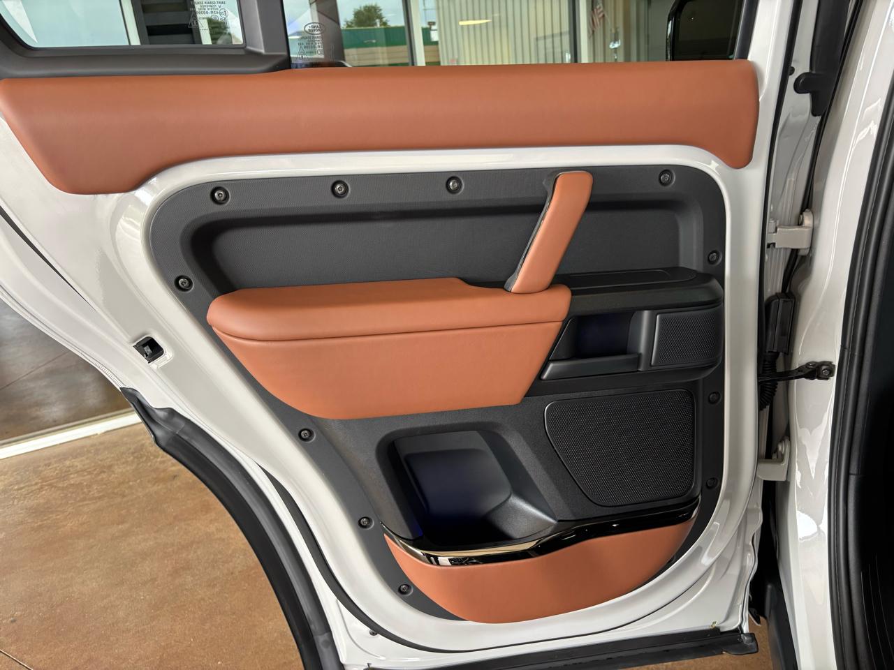 Land Rover Defender 110 P635 OCTA 2026