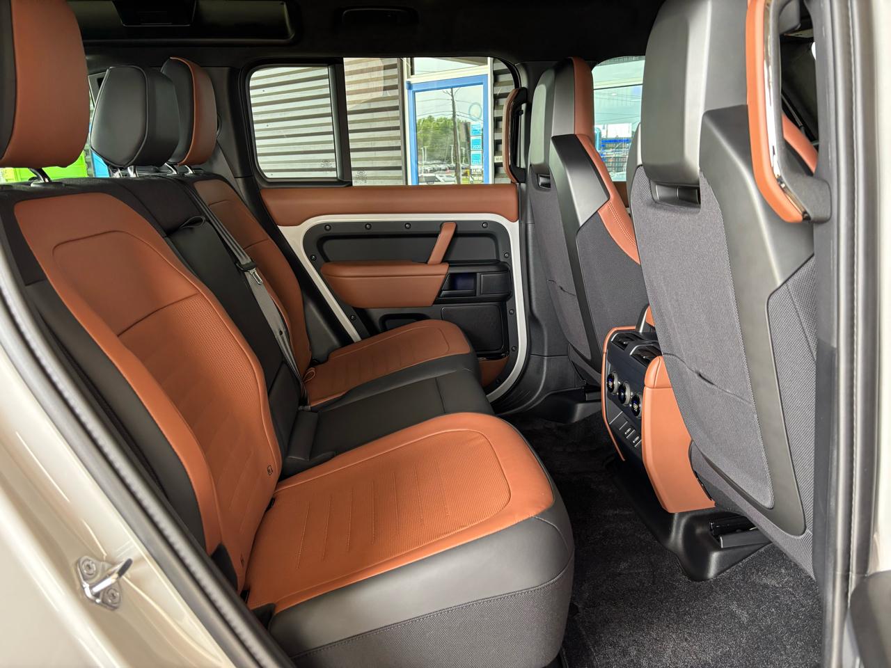 Land Rover Defender 110 P635 OCTA 2026