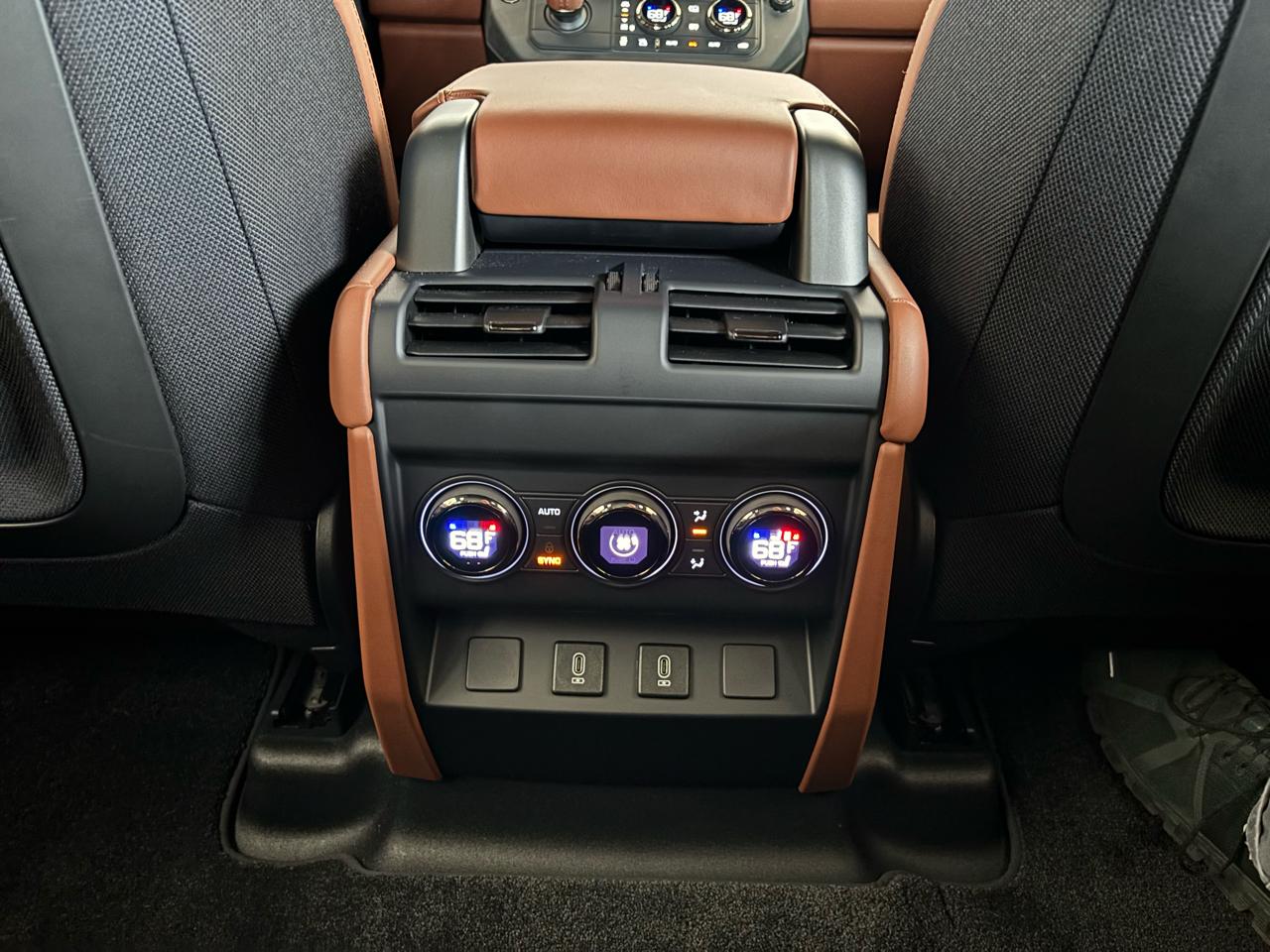 Land Rover Defender 110 P635 OCTA 2026