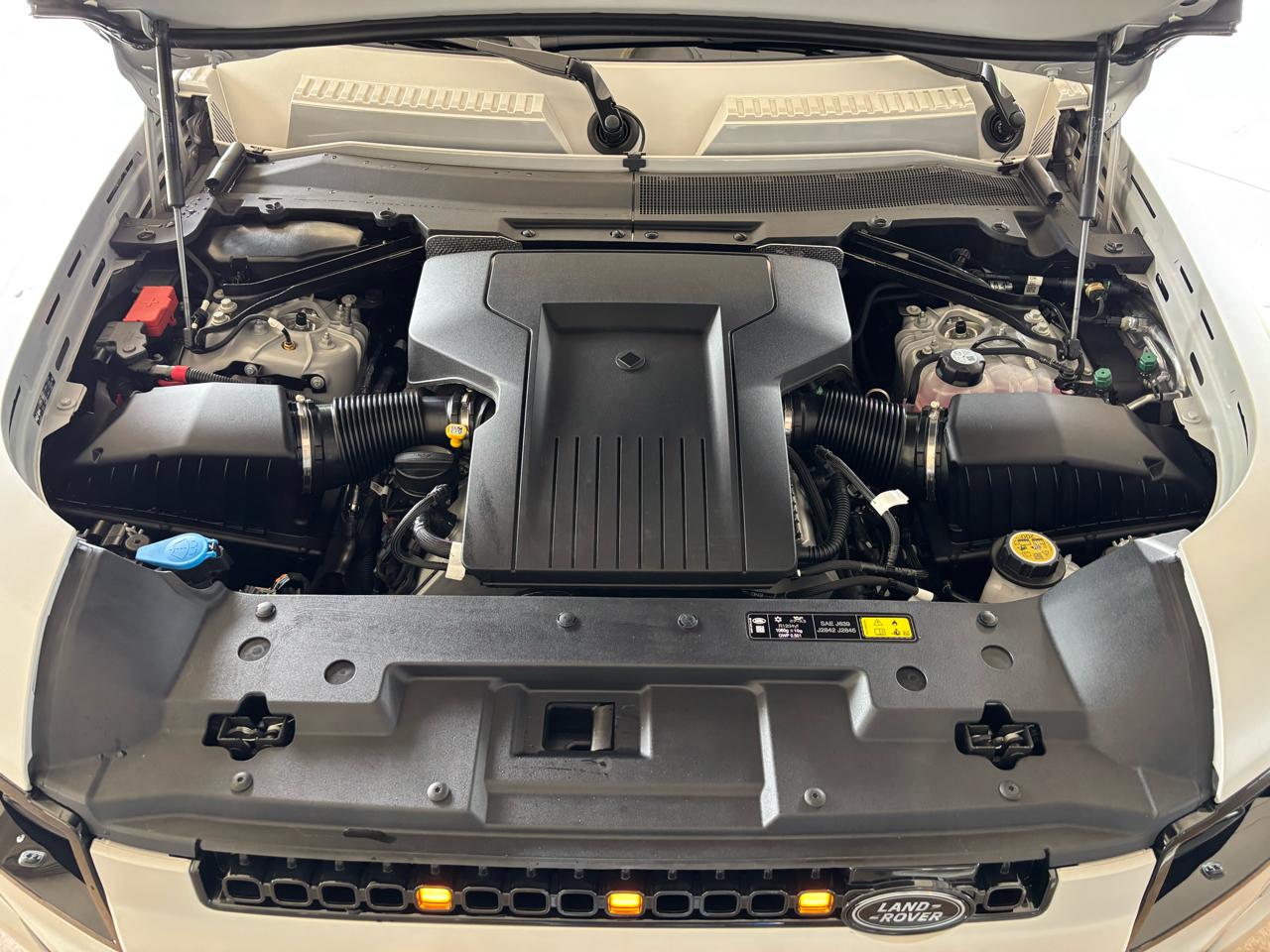 Land Rover Defender 110 P635 OCTA 2026