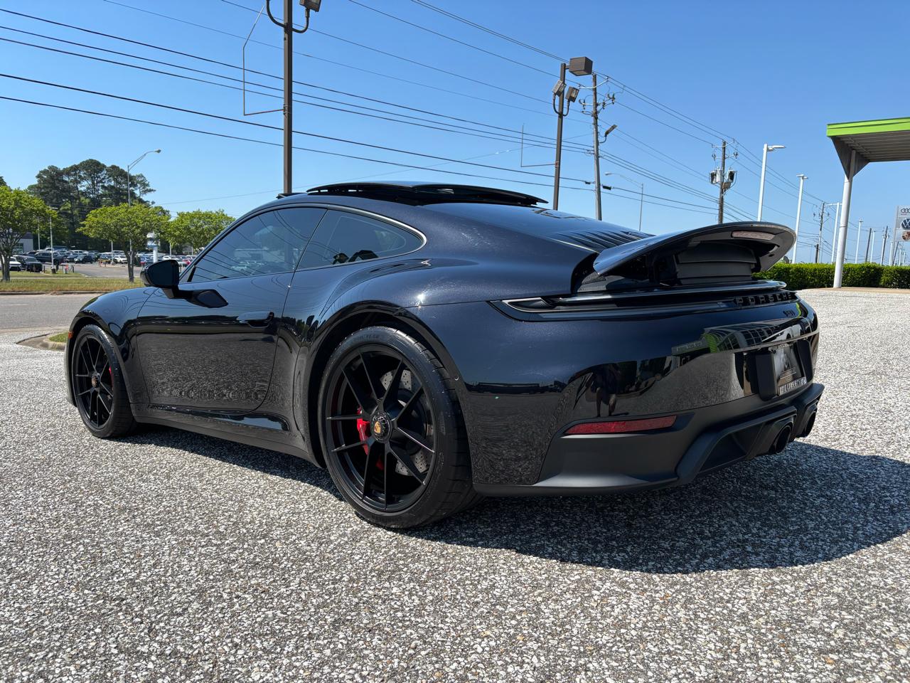 Porsche 911 Carrera 4 GTS Coupe 2025