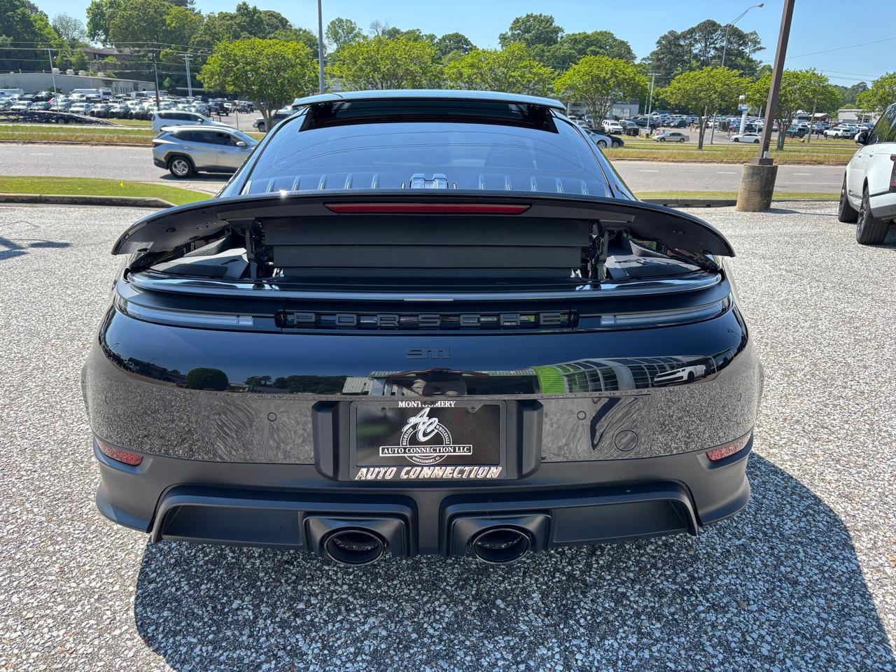 Porsche 911 Carrera 4 GTS Coupe 2025