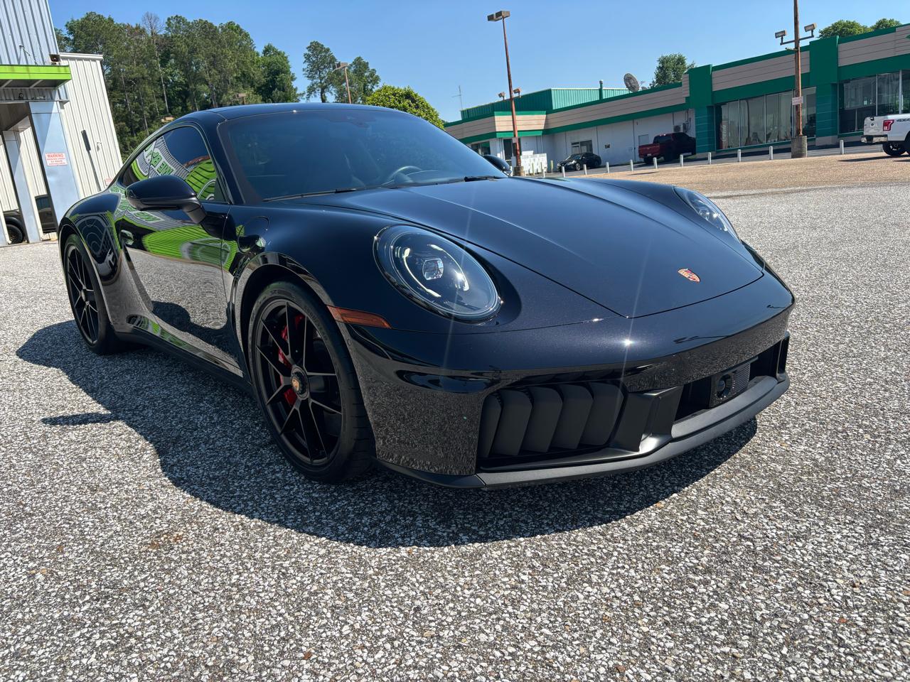 Porsche 911 Carrera 4 GTS Coupe 2025