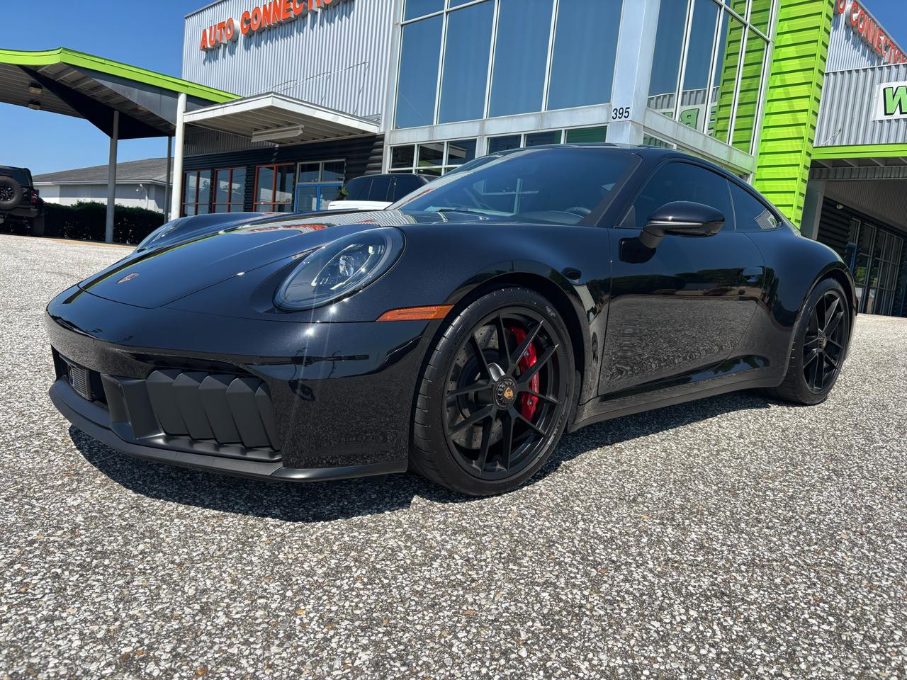 Porsche 911 Carrera 4 GTS Coupe 2025