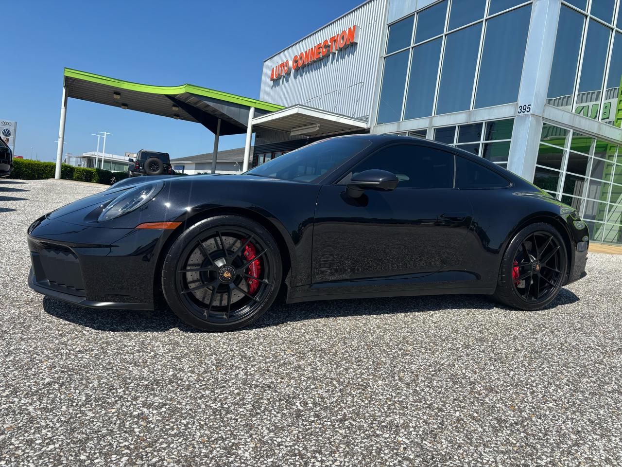 Porsche 911 Carrera 4 GTS Coupe 2025
