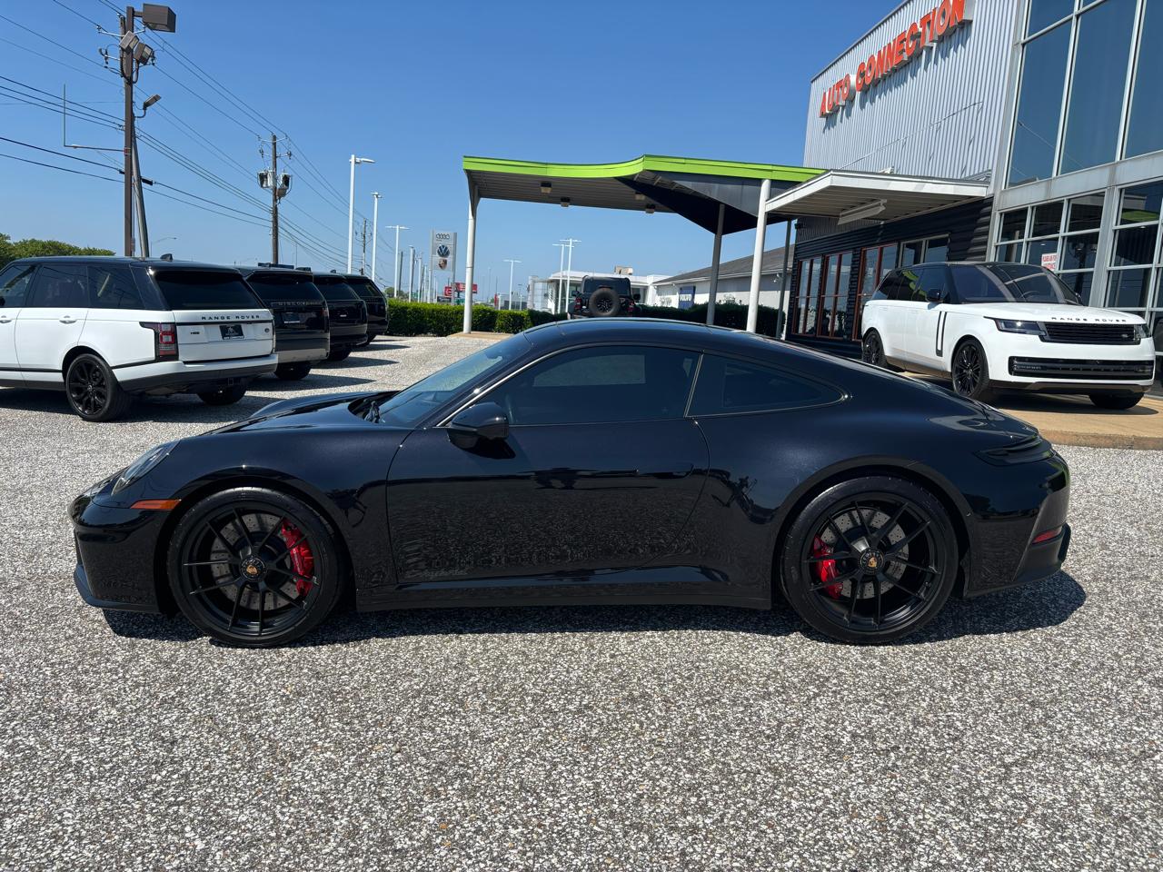 Porsche 911 Carrera 4 GTS Coupe 2025