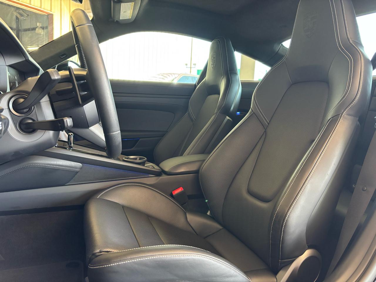 Porsche 911 Carrera 4 GTS Coupe 2025