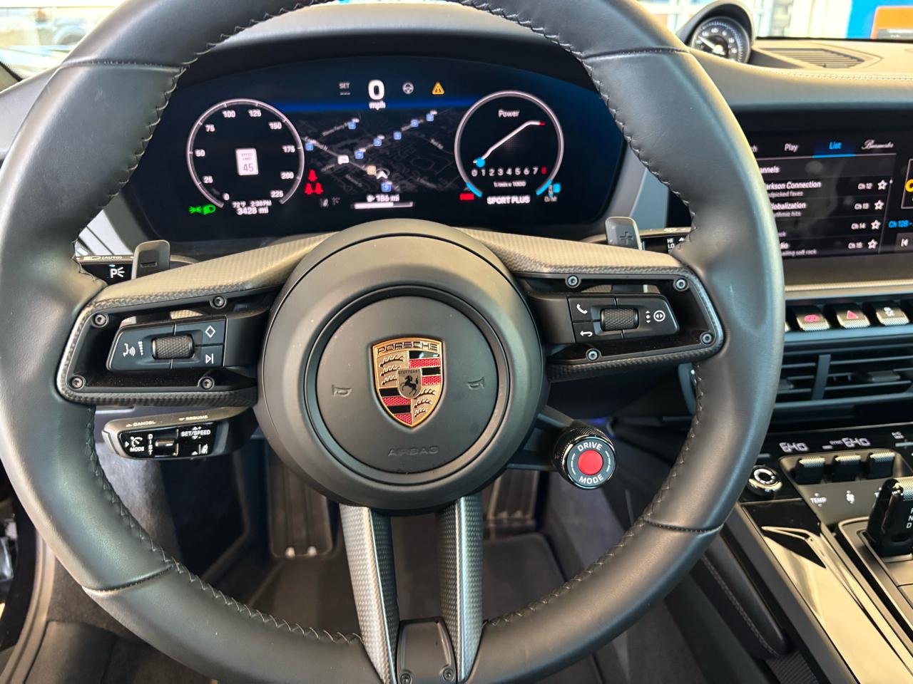 Porsche 911 Carrera 4 GTS Coupe 2025