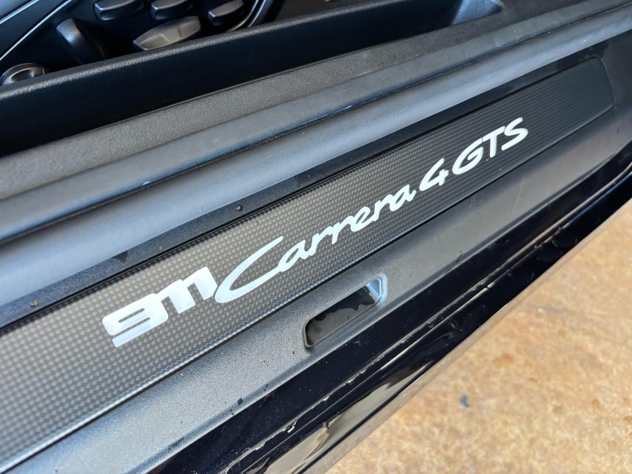 Porsche 911 Carrera 4 GTS Coupe 2025