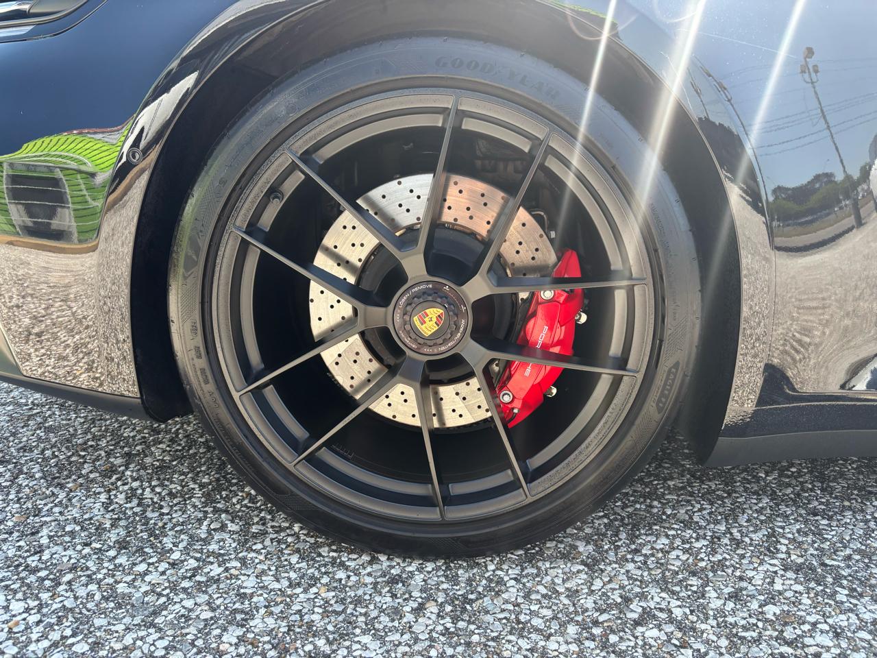 Porsche 911 Carrera 4 GTS Coupe 2025