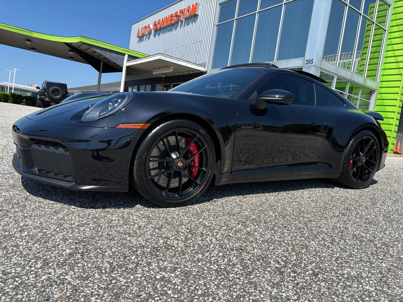 Porsche 911 Carrera 4 GTS Coupe 2025