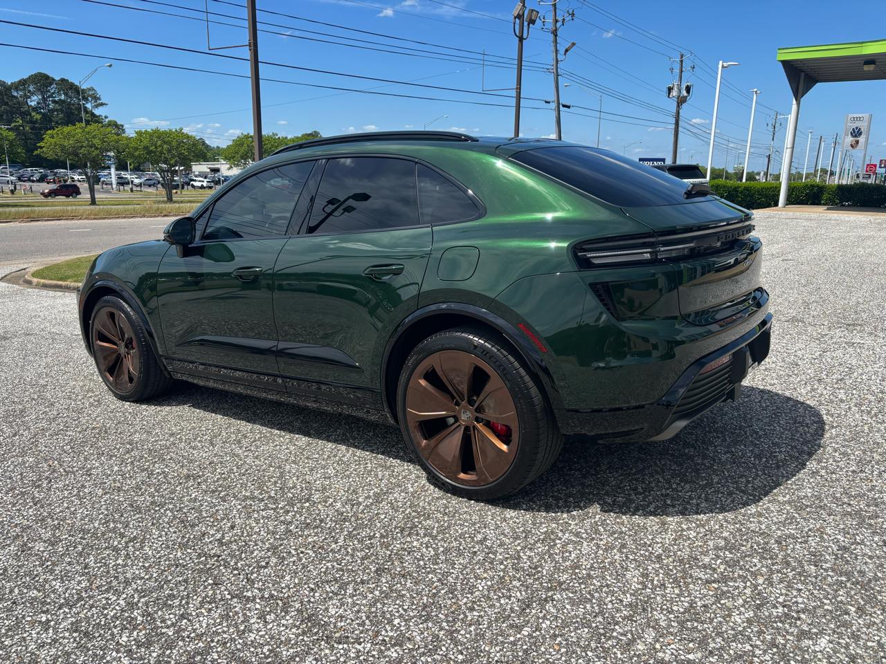 Porsche Macan Electric Turbo AWD 2024