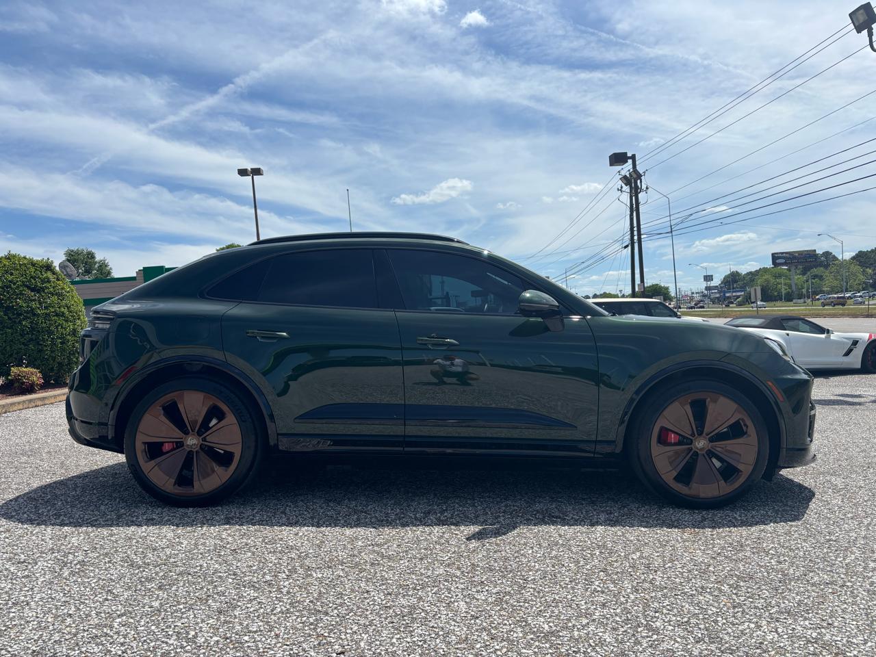 Porsche Macan Electric Turbo AWD 2024