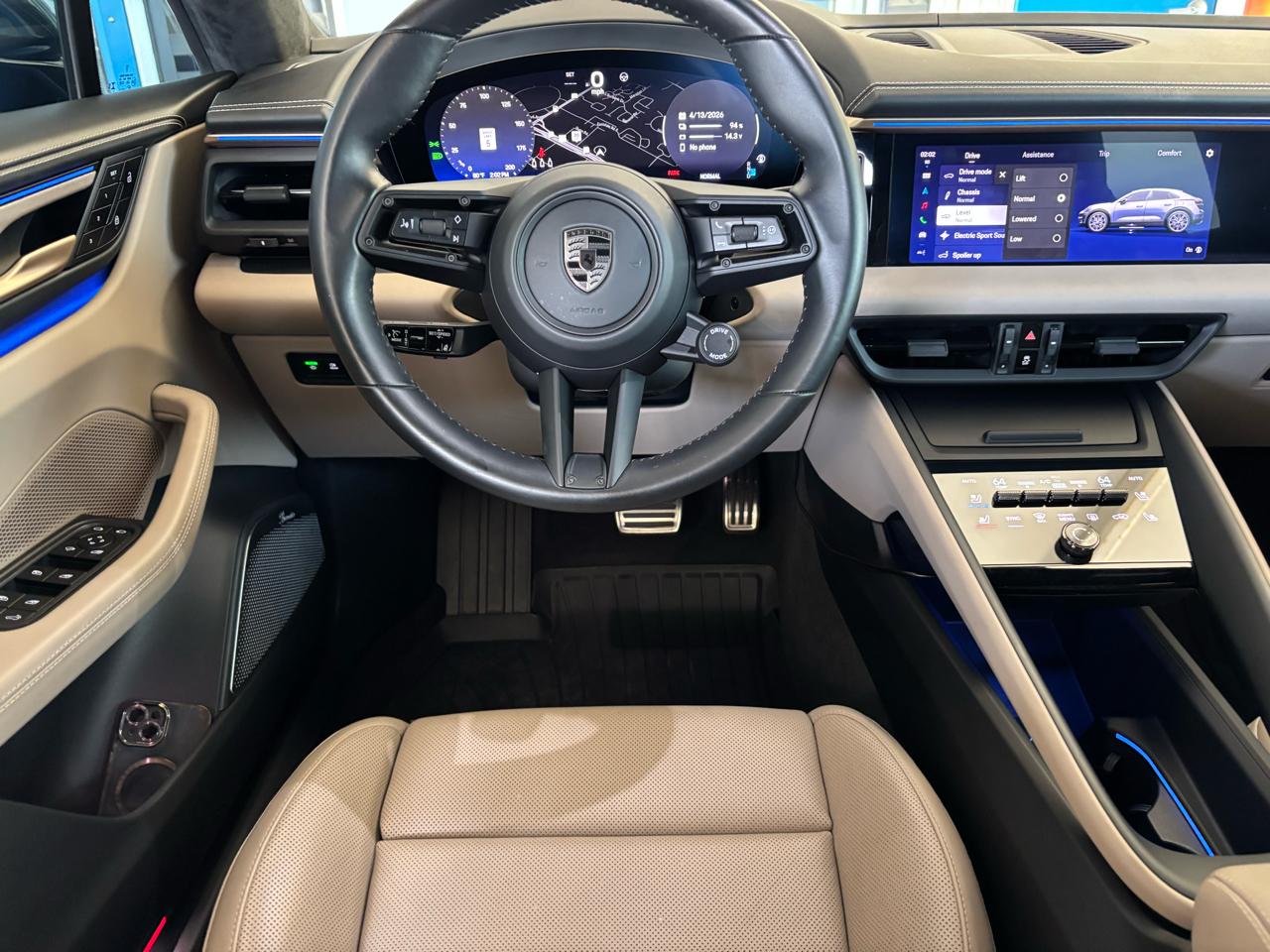 Porsche Macan Electric Turbo AWD 2024