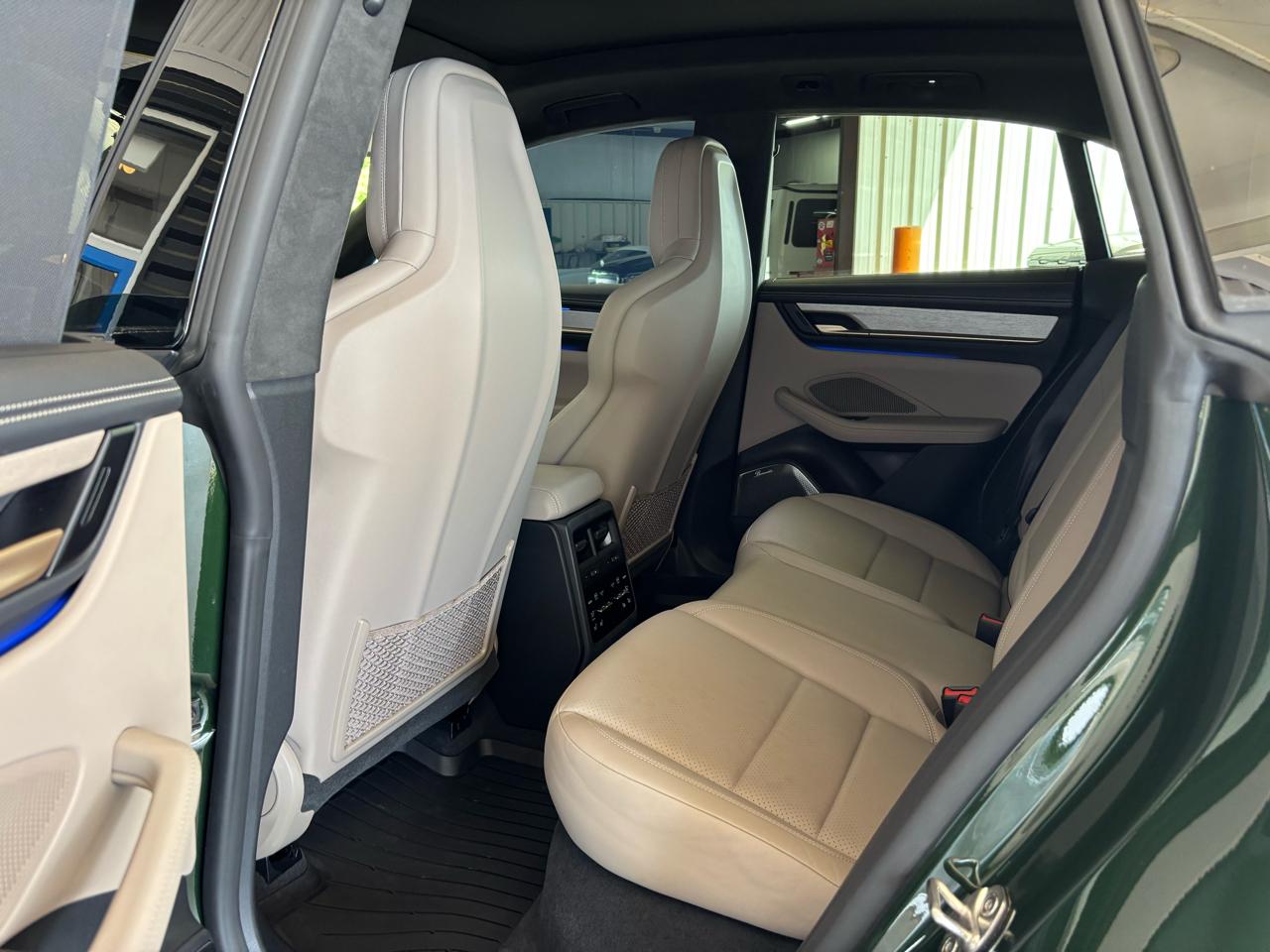 Porsche Macan Electric Turbo AWD 2024