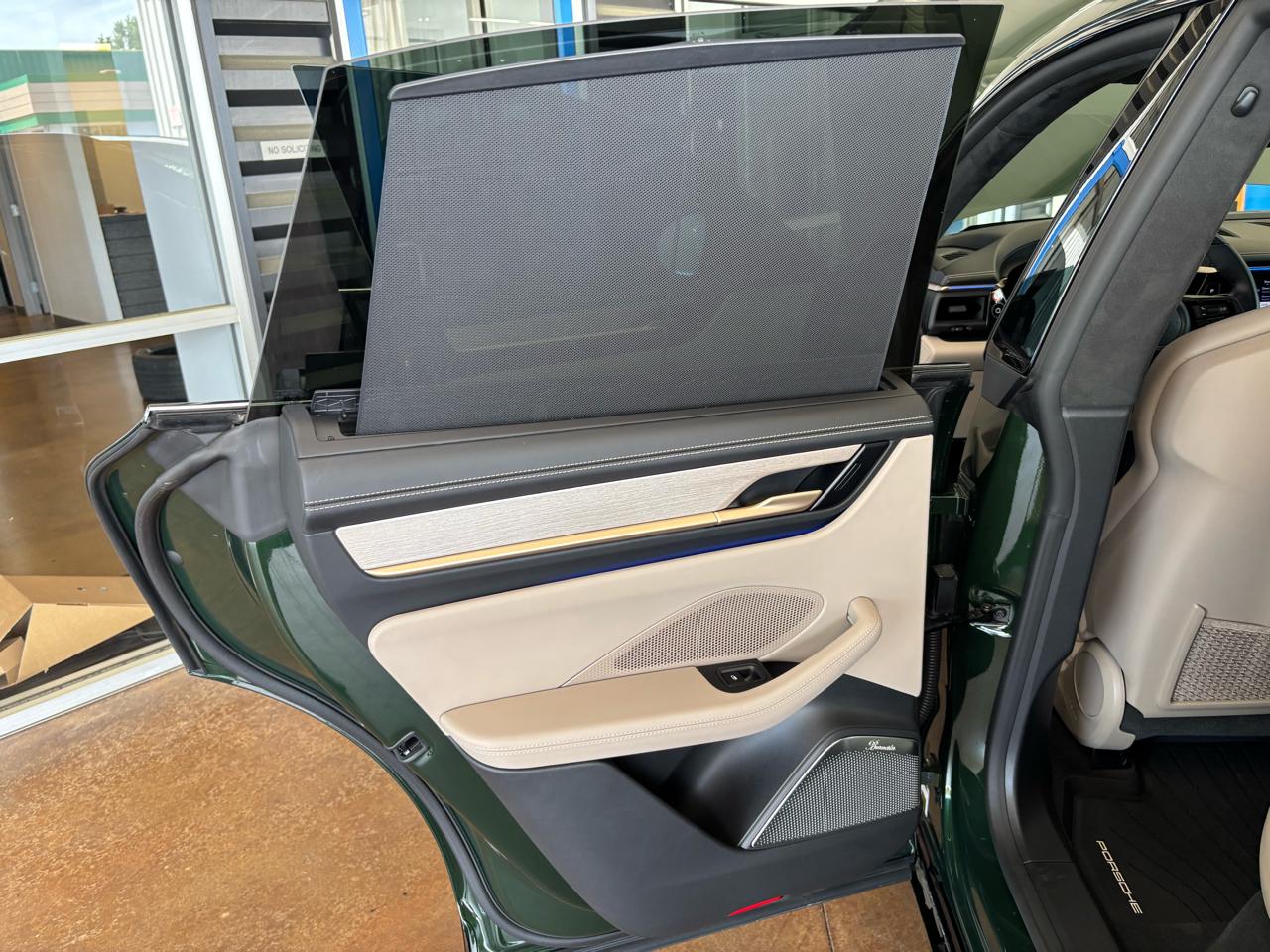 Porsche Macan Electric Turbo AWD 2024