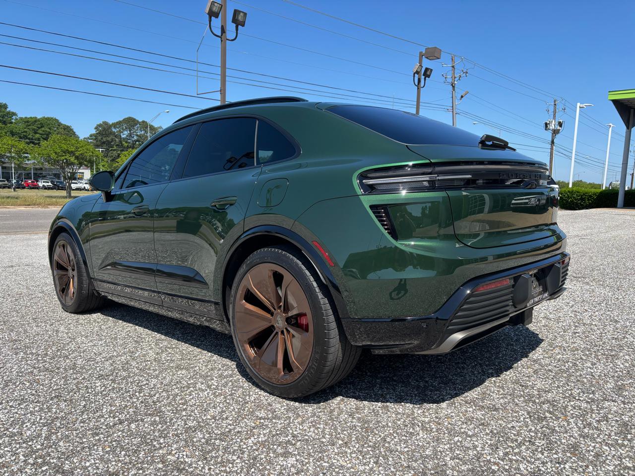 Porsche Macan Electric Turbo AWD 2024