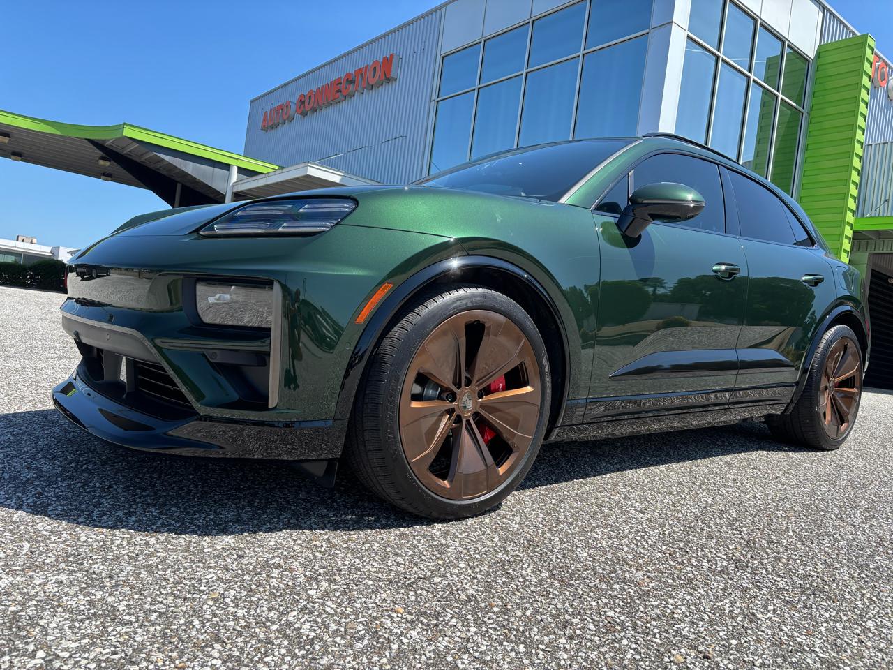 Porsche Macan Electric Turbo AWD 2024