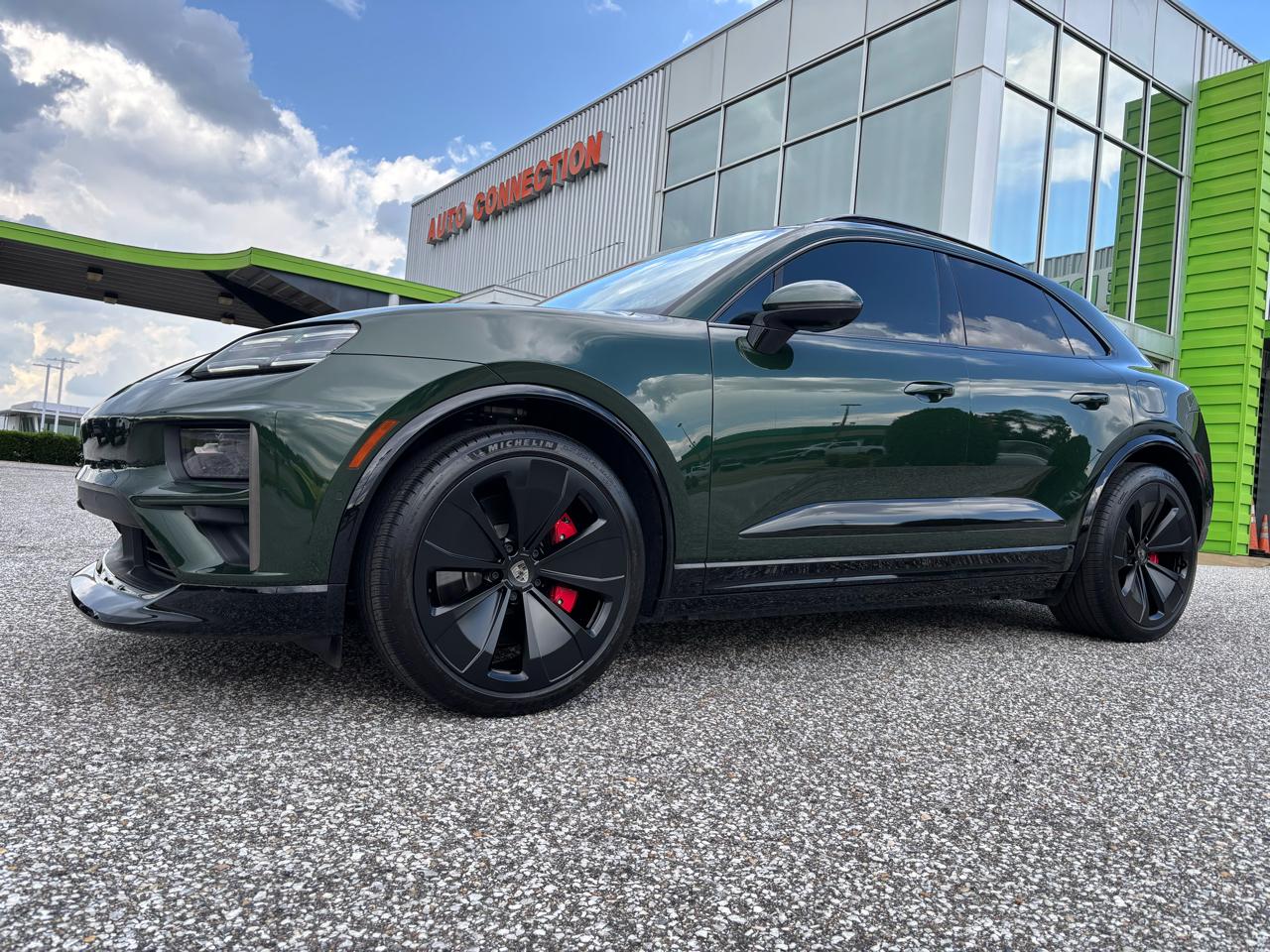 Porsche Macan Electric Turbo AWD 2024