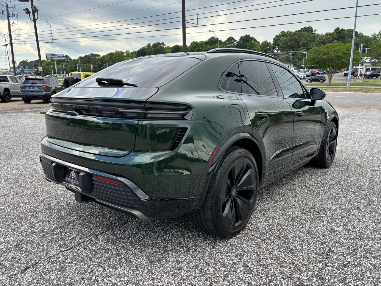 Porsche Macan Electric Turbo AWD 2024