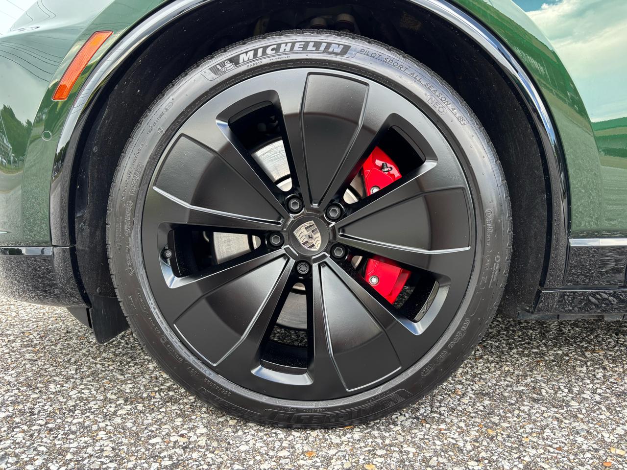Porsche Macan Electric Turbo AWD 2024