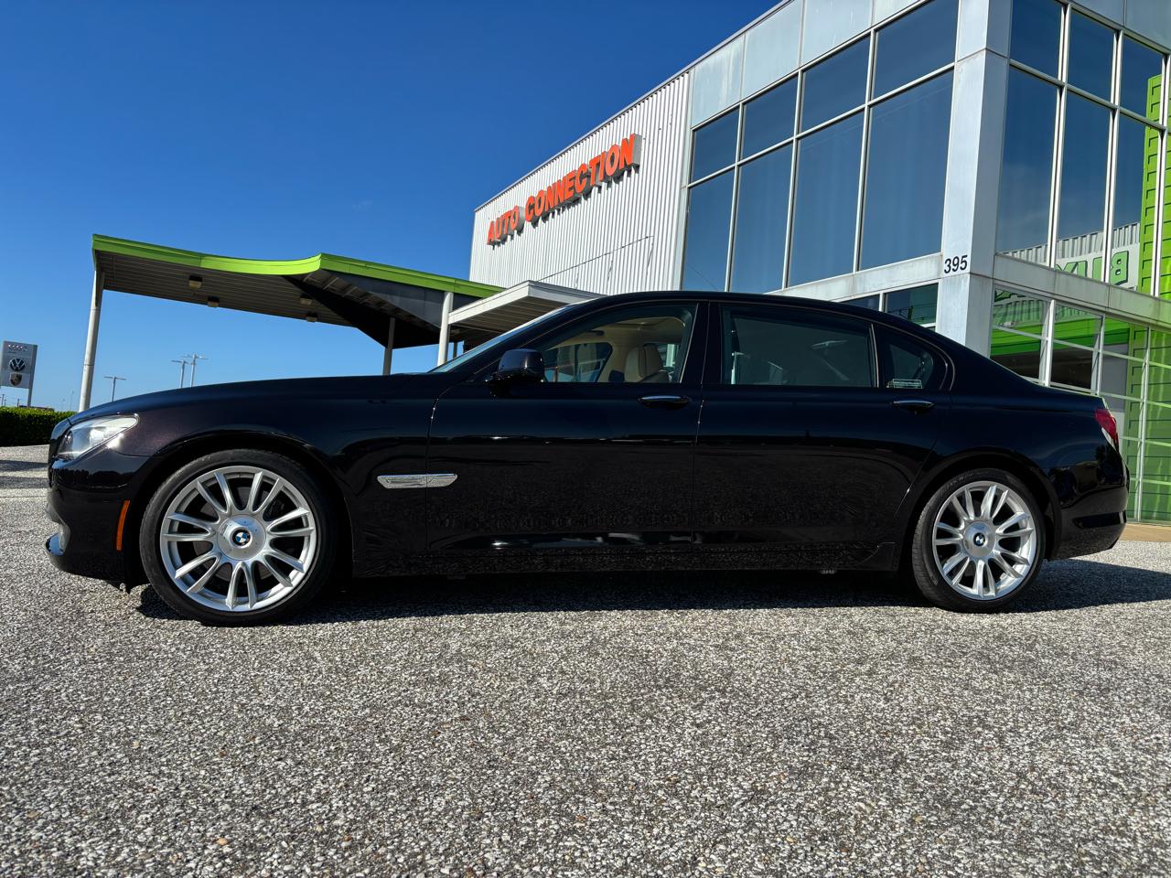 BMW 7 Series 4dr Sdn 750Li RWD 2012