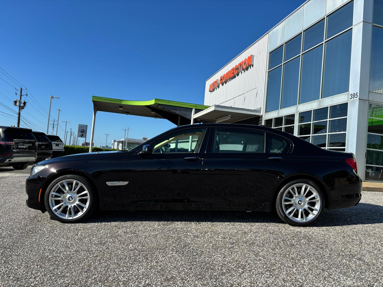 BMW 7 Series 4dr Sdn 750Li RWD 2012