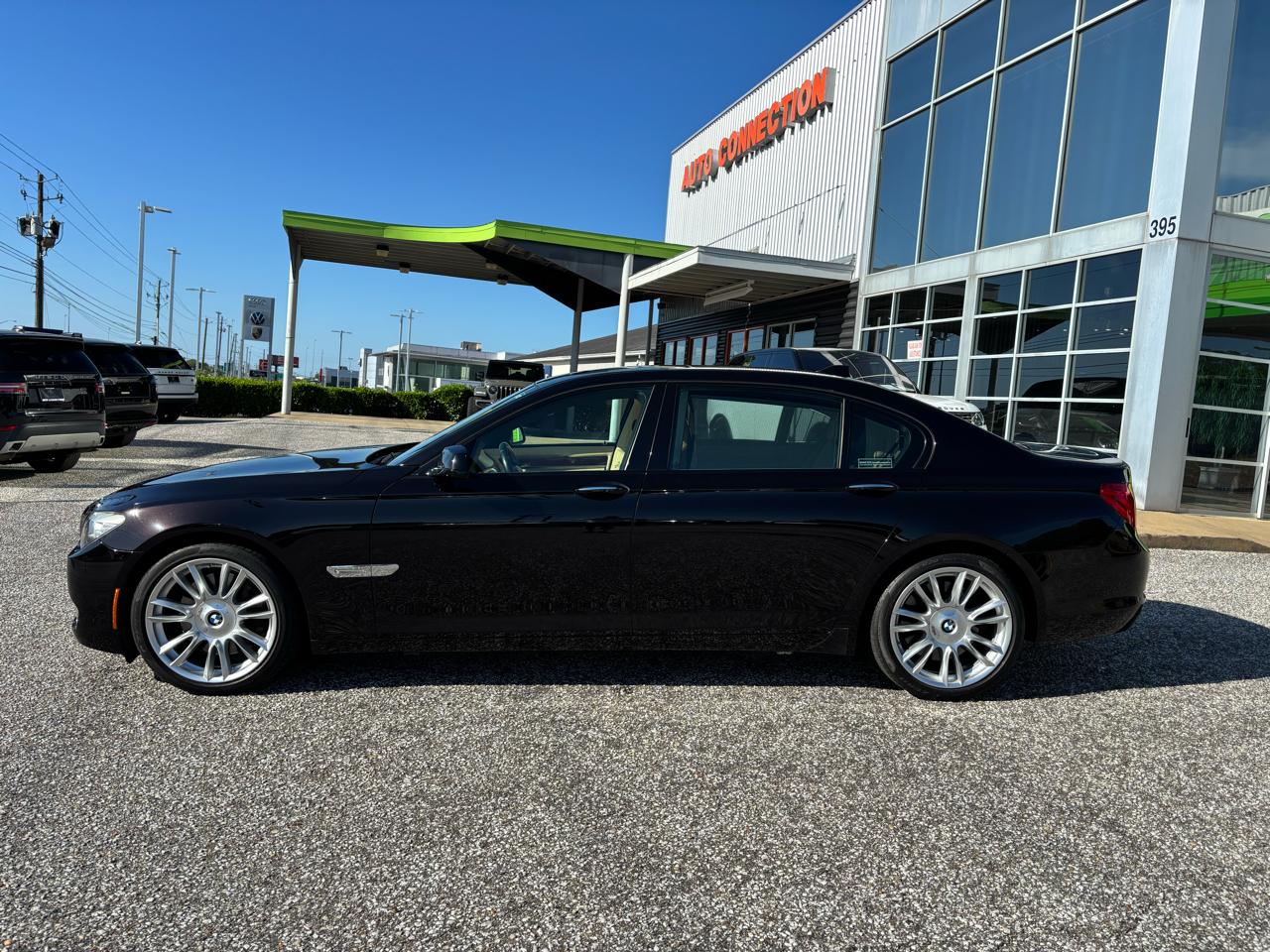 BMW 7 Series 4dr Sdn 750Li RWD 2012