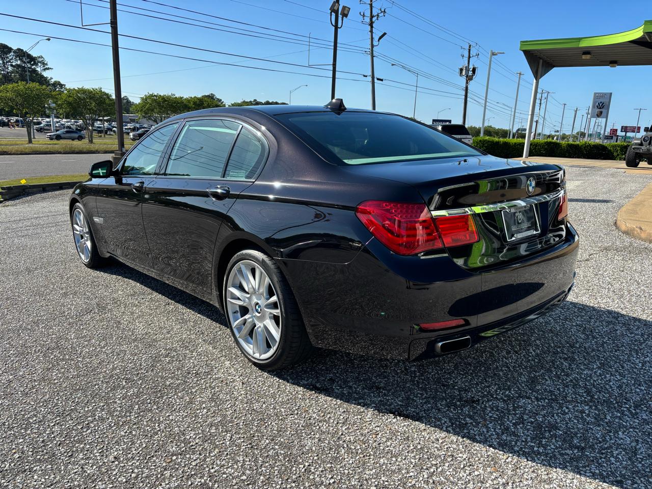 BMW 7 Series 4dr Sdn 750Li RWD 2012
