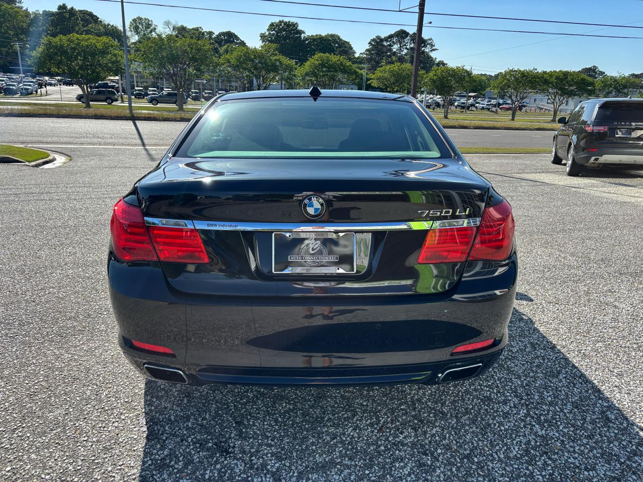 BMW 7 Series 4dr Sdn 750Li RWD 2012