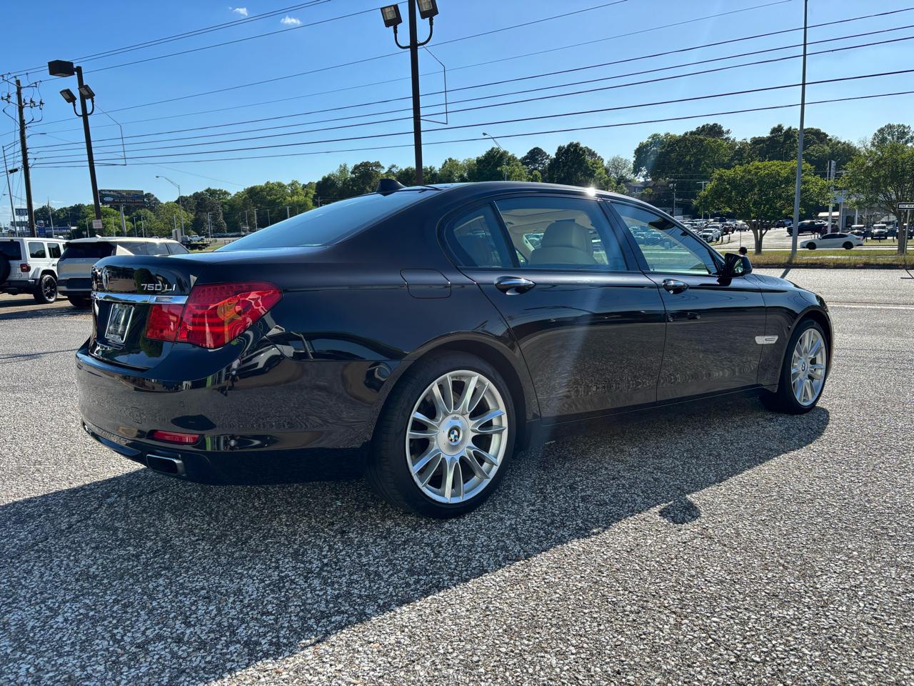 BMW 7 Series 4dr Sdn 750Li RWD 2012