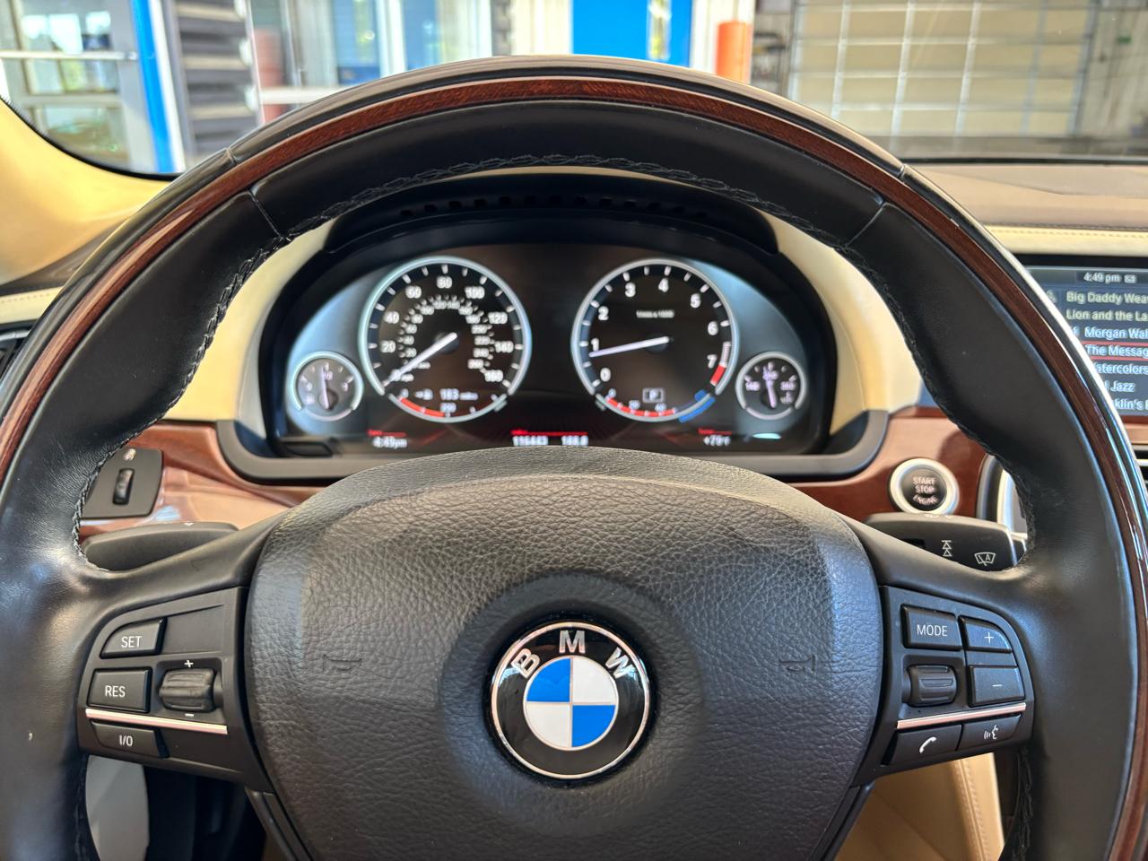 BMW 7 Series 4dr Sdn 750Li RWD 2012